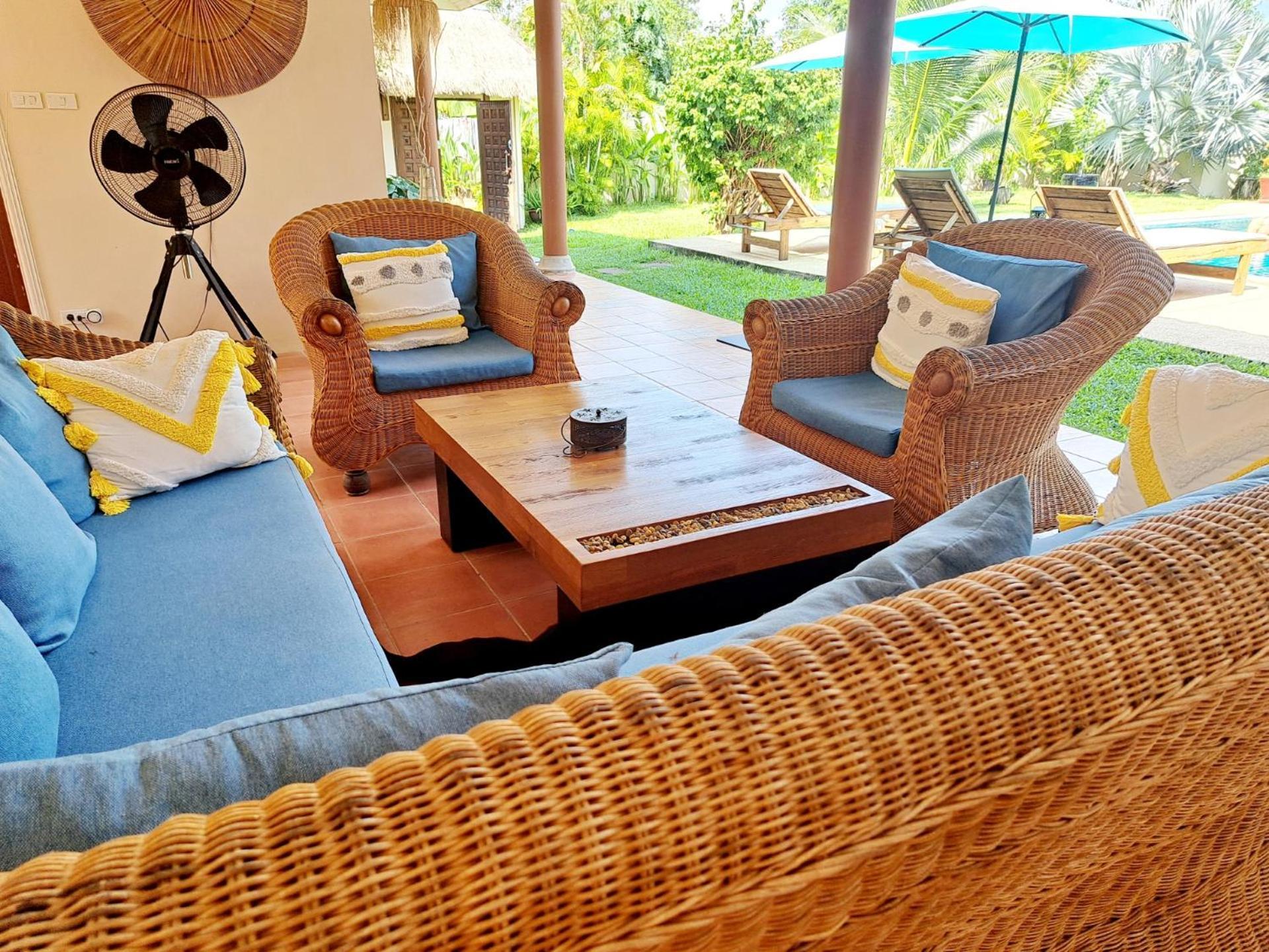 Laura Guest House-Adult Only- Hua Thanon  Екстер'єр фото