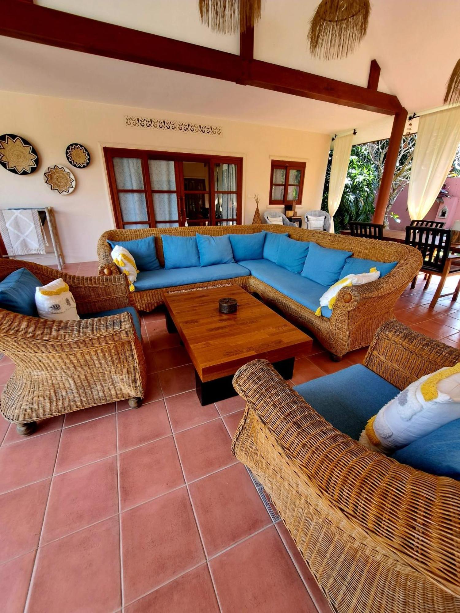 Laura Guest House-Adult Only- Hua Thanon  Екстер'єр фото