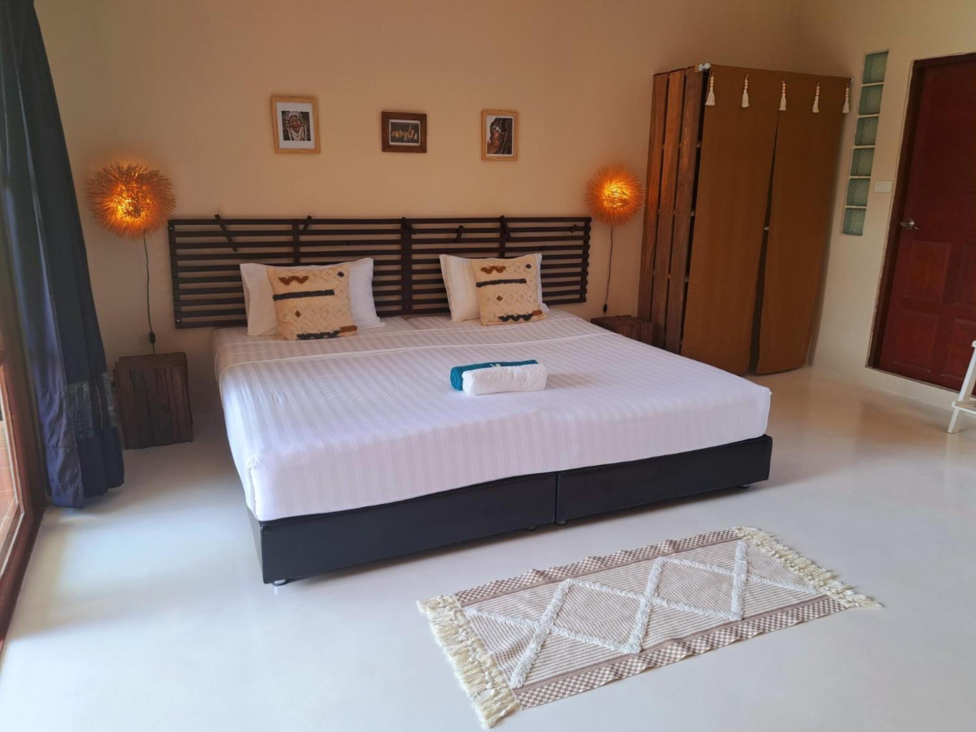 Laura Guest House-Adult Only- Hua Thanon  Екстер'єр фото