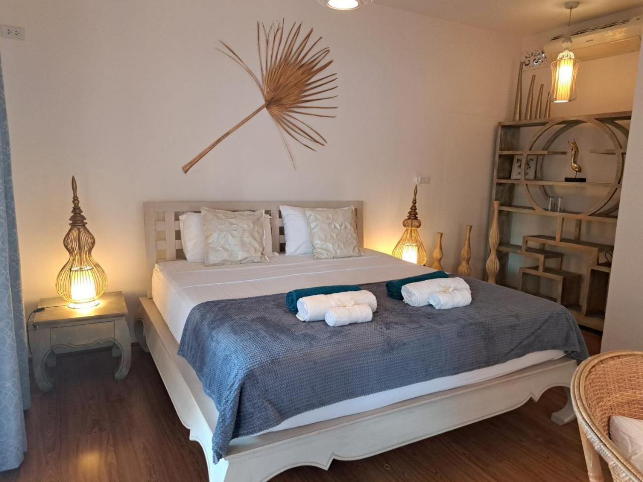 Laura Guest House-Adult Only- Hua Thanon  Екстер'єр фото