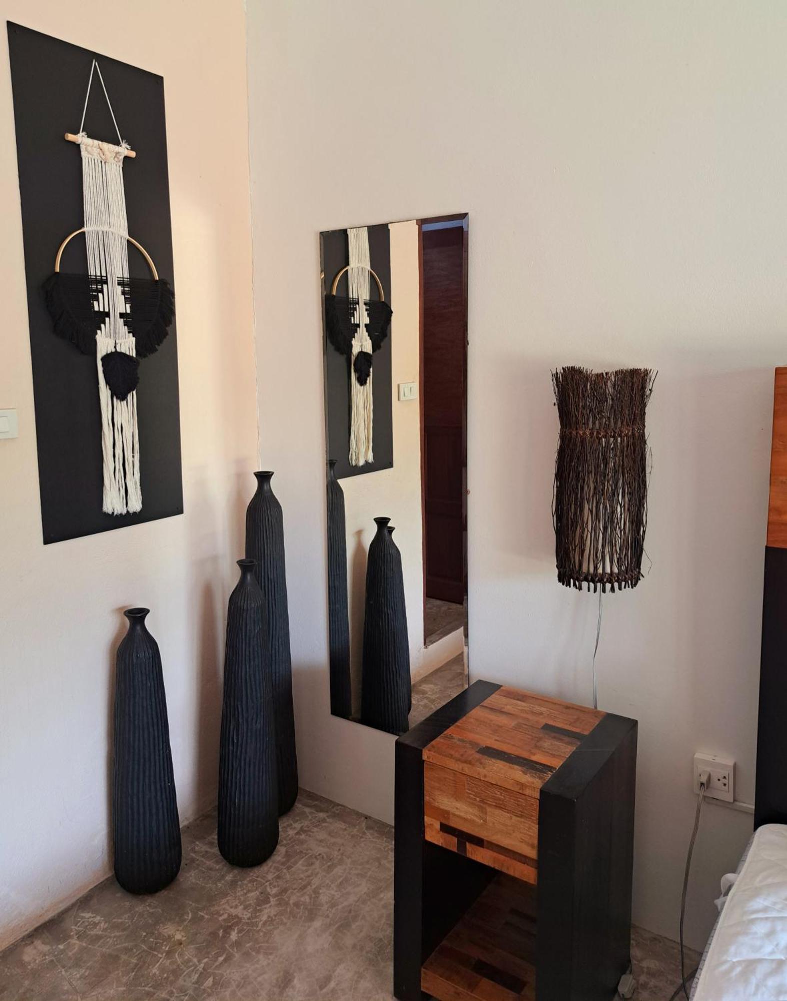 Laura Guest House-Adult Only- Hua Thanon  Екстер'єр фото