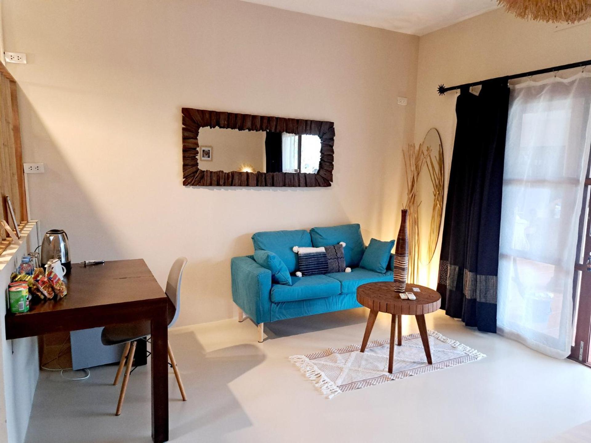 Laura Guest House-Adult Only- Hua Thanon  Екстер'єр фото
